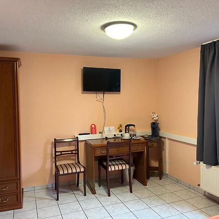 Mikroapartments Klarenthal Saarbrucken Bagian luar foto